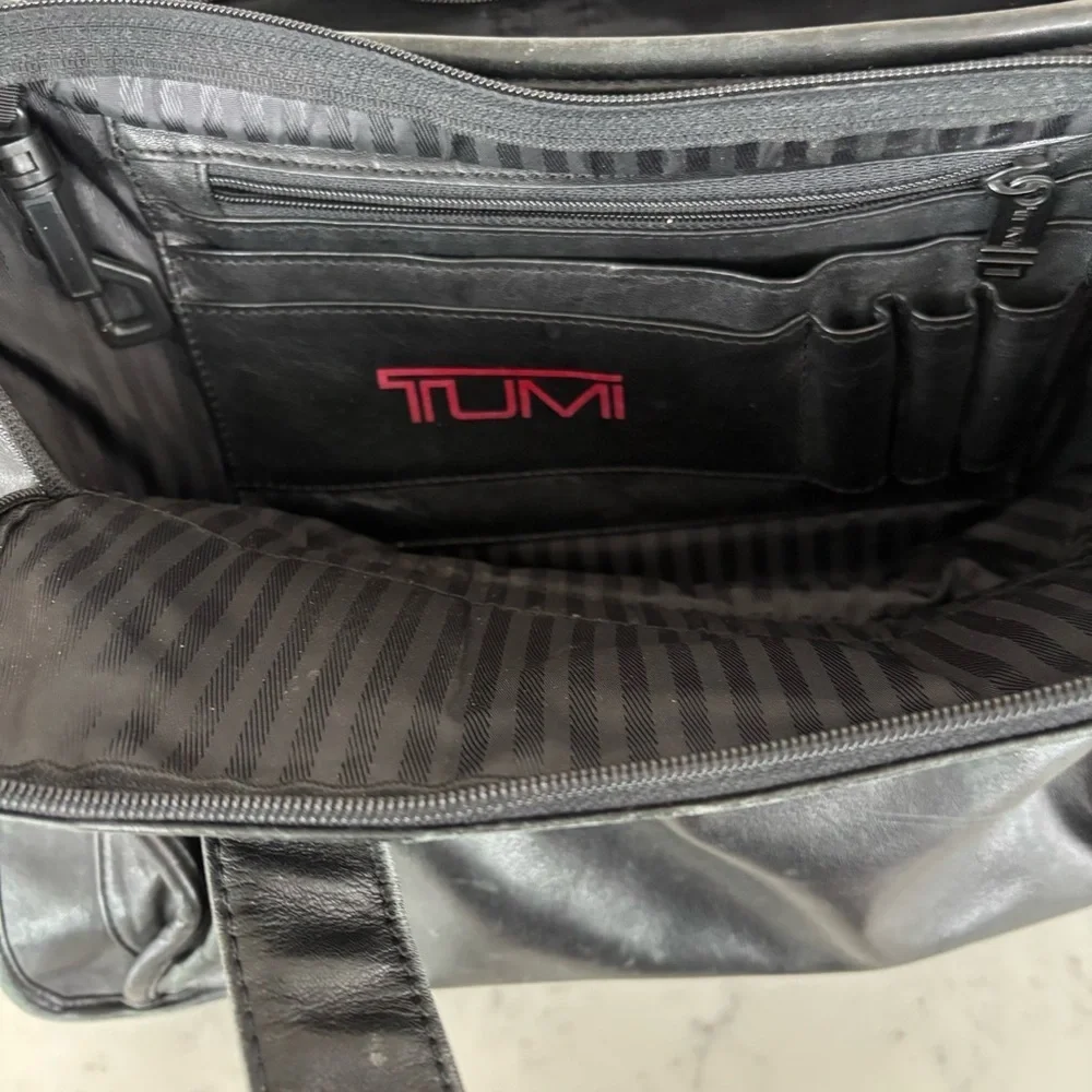 Tumi Black‎ Expandable Leather Computer Briefcase Bag